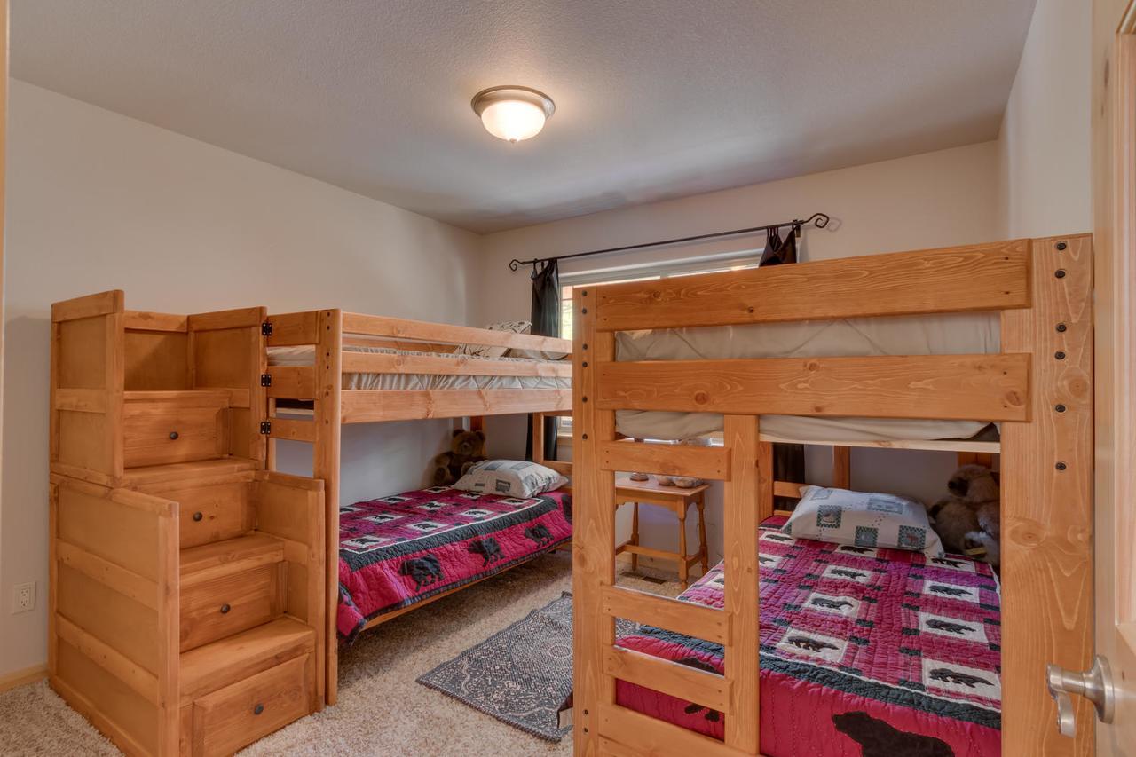 Sugar Pine Lodge - Four Bedroom Home เซาท์เลคทาโฮ ภายนอก รูปภาพ