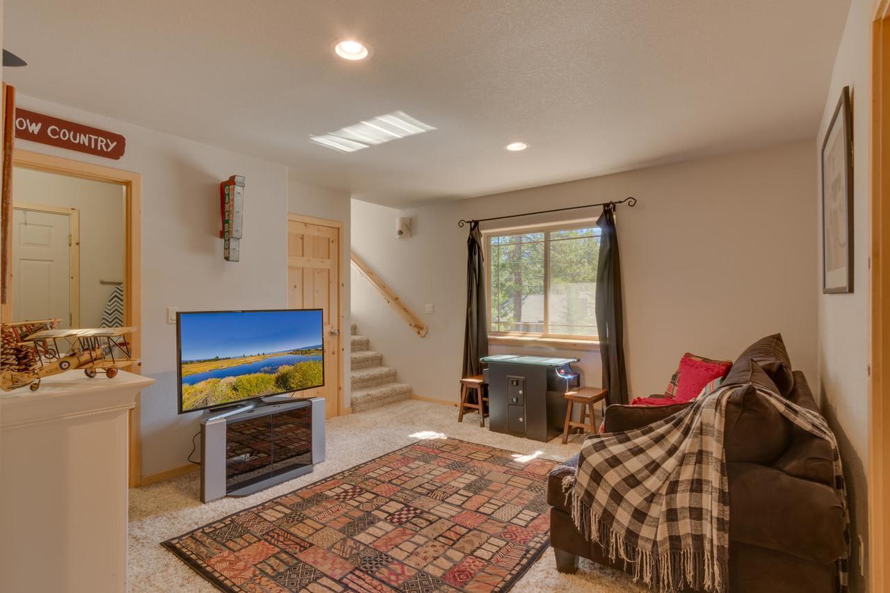 Sugar Pine Lodge - Four Bedroom Home เซาท์เลคทาโฮ ภายนอก รูปภาพ